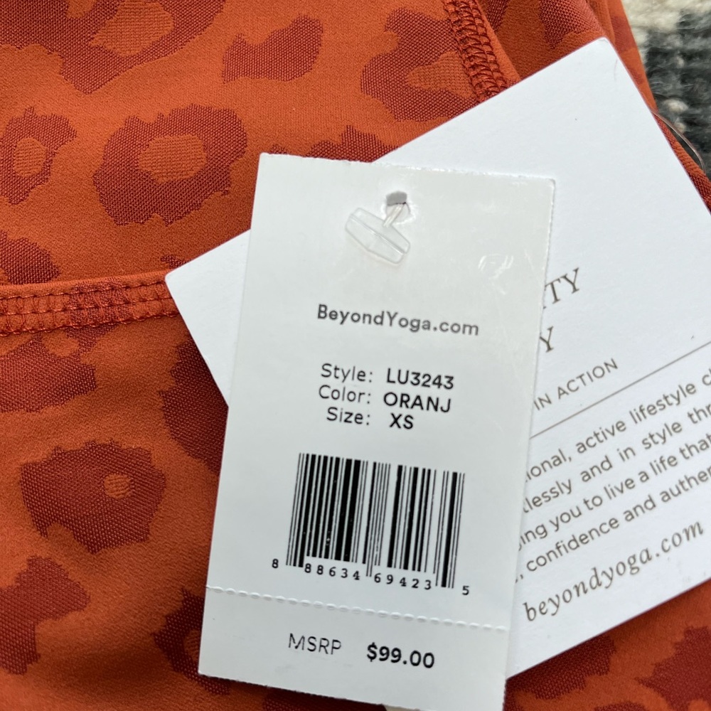 NWT never worn Beyond Yoga leggings. Size XS